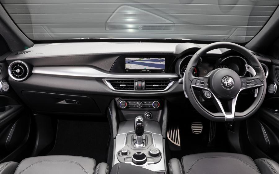 Торпедо Alfa Romeo Stelvio (949) 2018 года  (AU) (фото 29 из 40)
